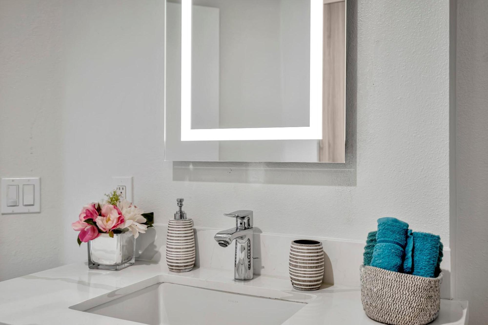 13 Luxury Apartment Los Angeles Exterior photo