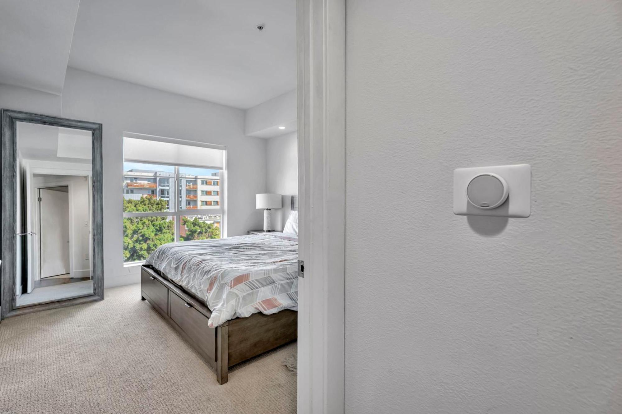 13 Luxury Apartment Los Angeles Exterior photo