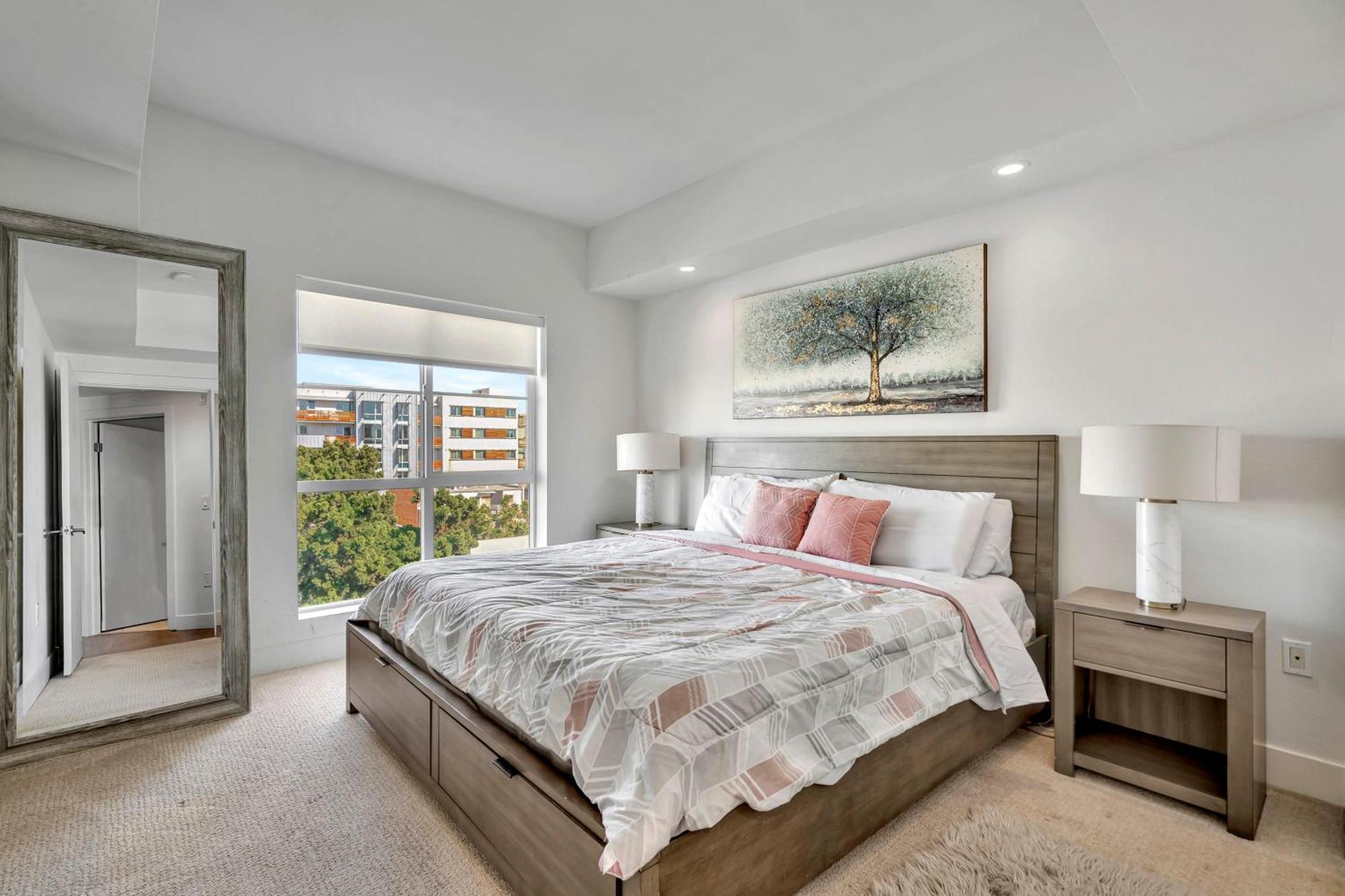 13 Luxury Apartment Los Angeles Exterior photo