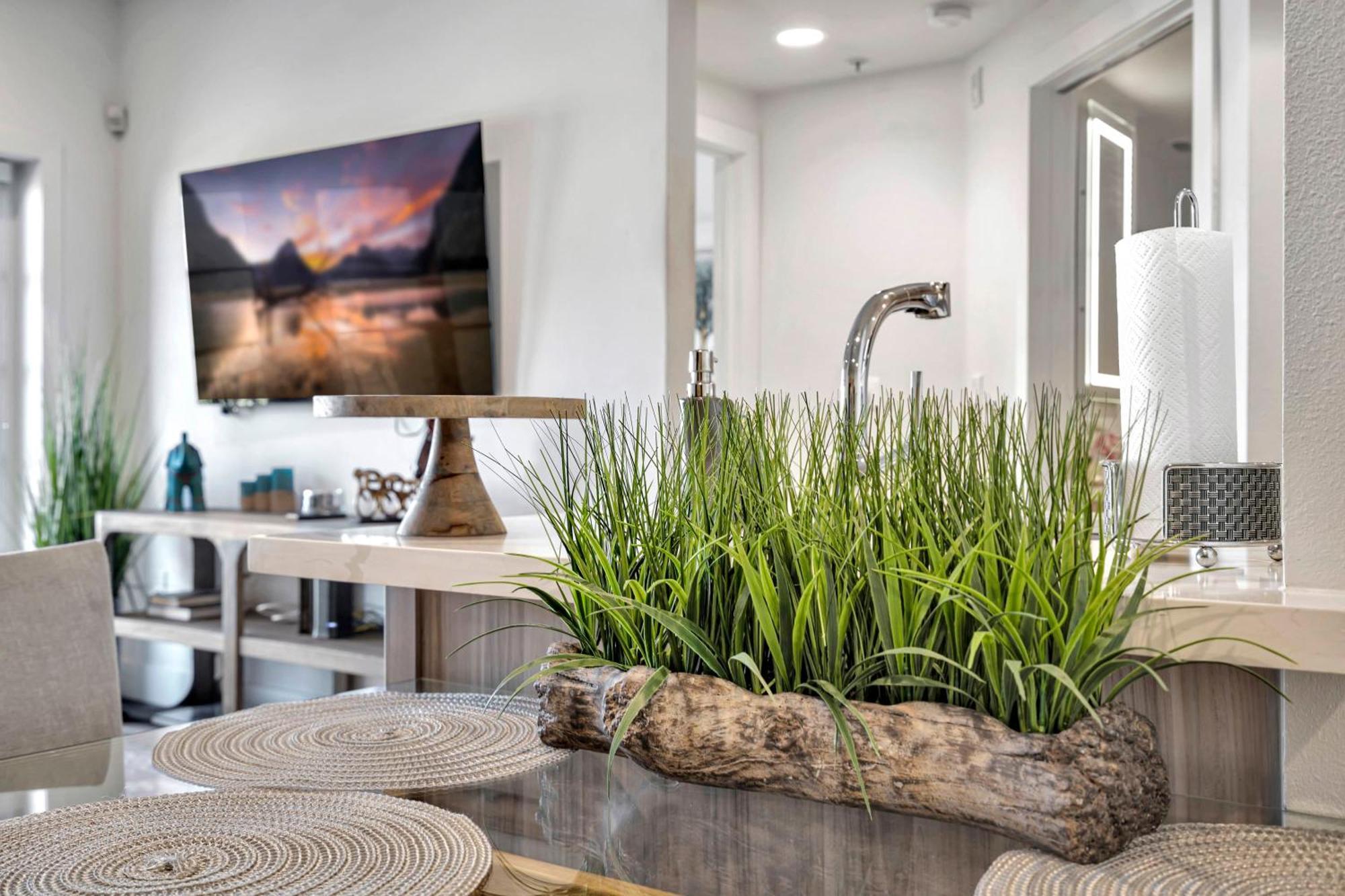 13 Luxury Apartment Los Angeles Exterior photo