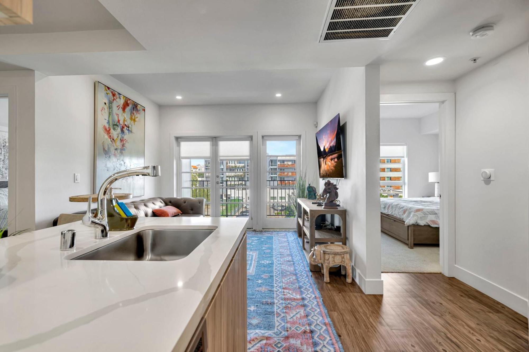 13 Luxury Apartment Los Angeles Exterior photo