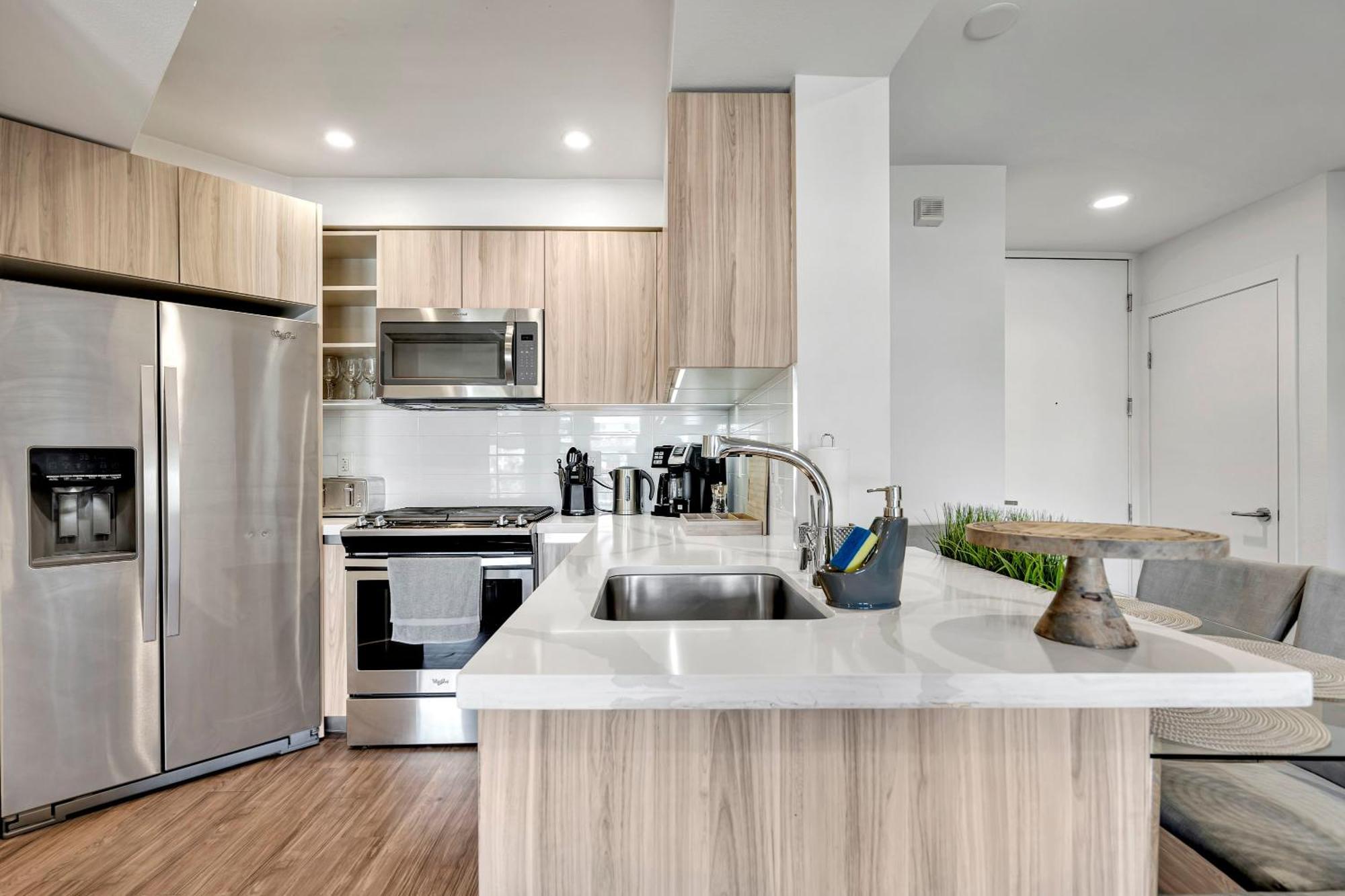 13 Luxury Apartment Los Angeles Exterior photo