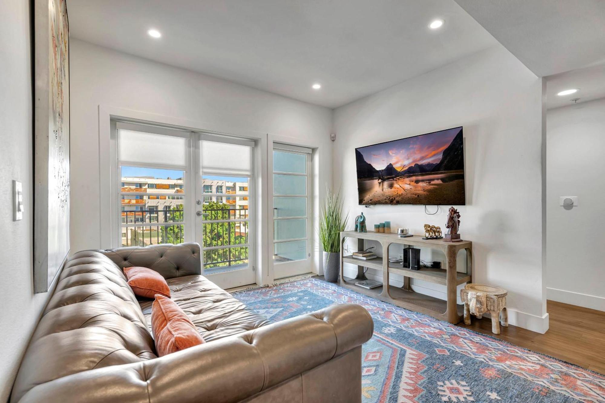 13 Luxury Apartment Los Angeles Exterior photo