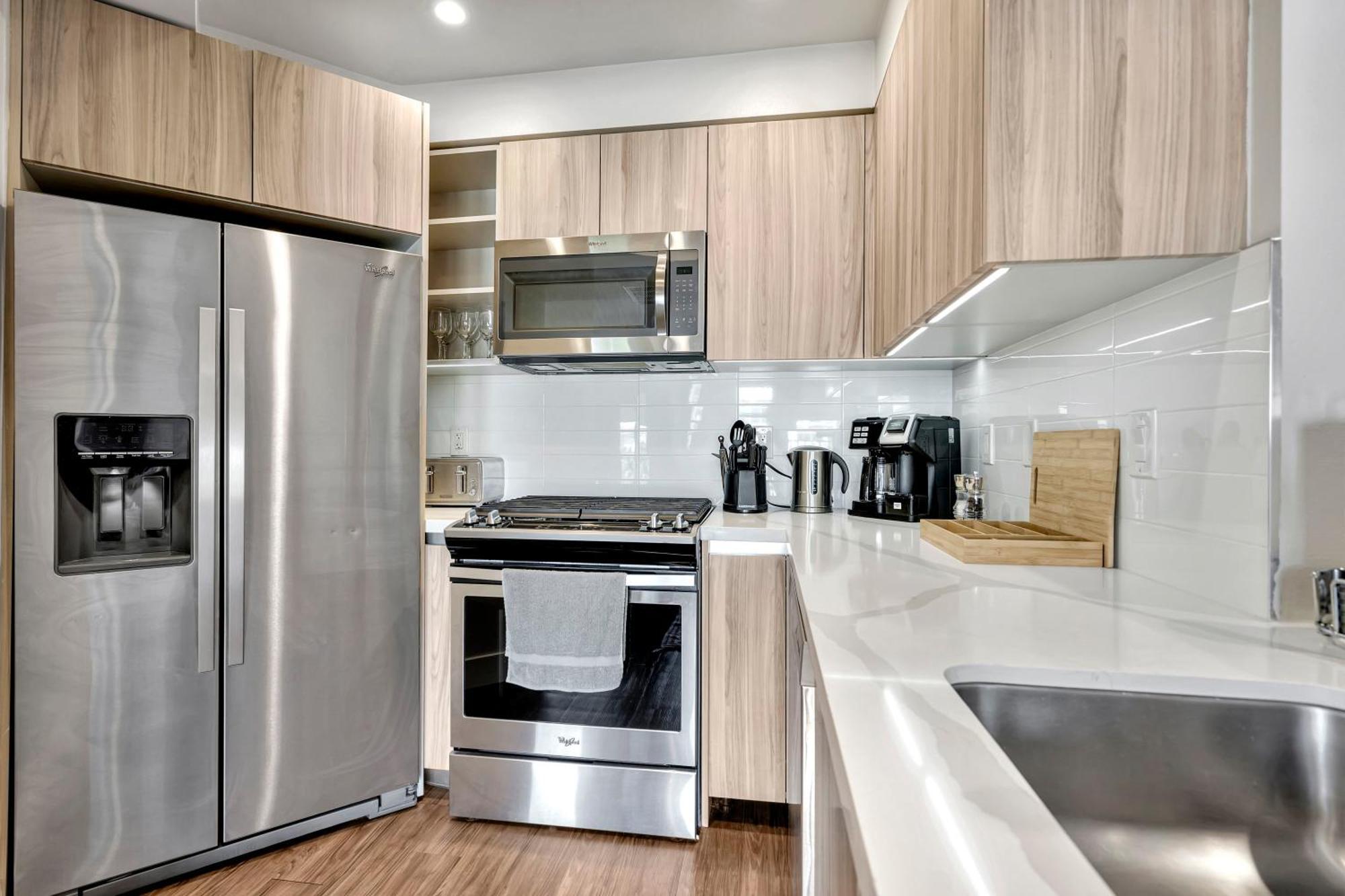 13 Luxury Apartment Los Angeles Exterior photo
