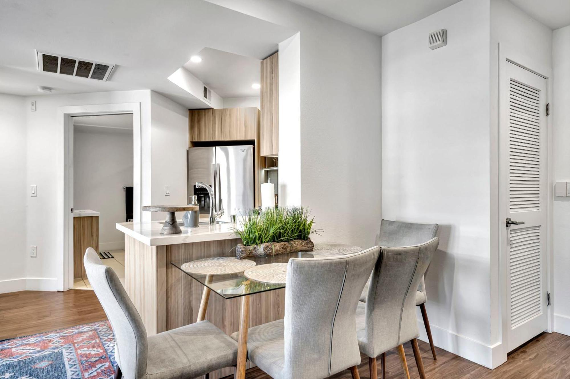 13 Luxury Apartment Los Angeles Exterior photo
