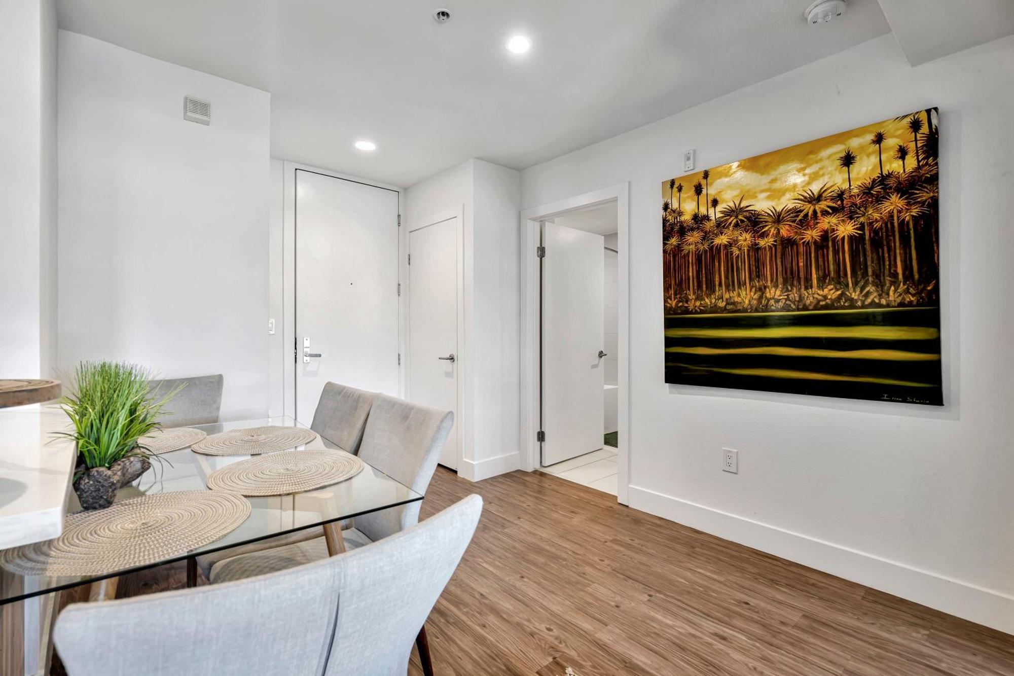 13 Luxury Apartment Los Angeles Exterior photo