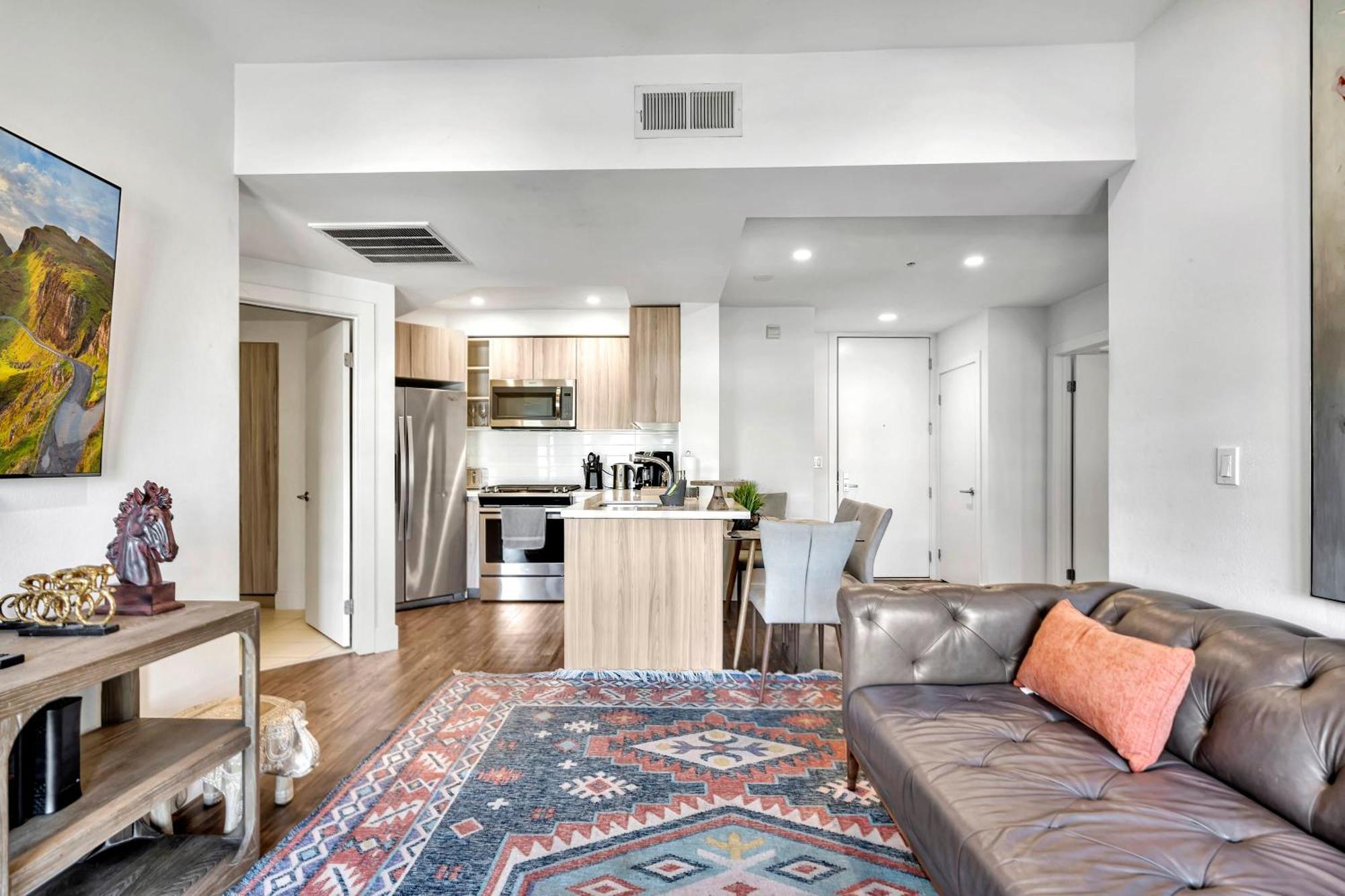 13 Luxury Apartment Los Angeles Exterior photo