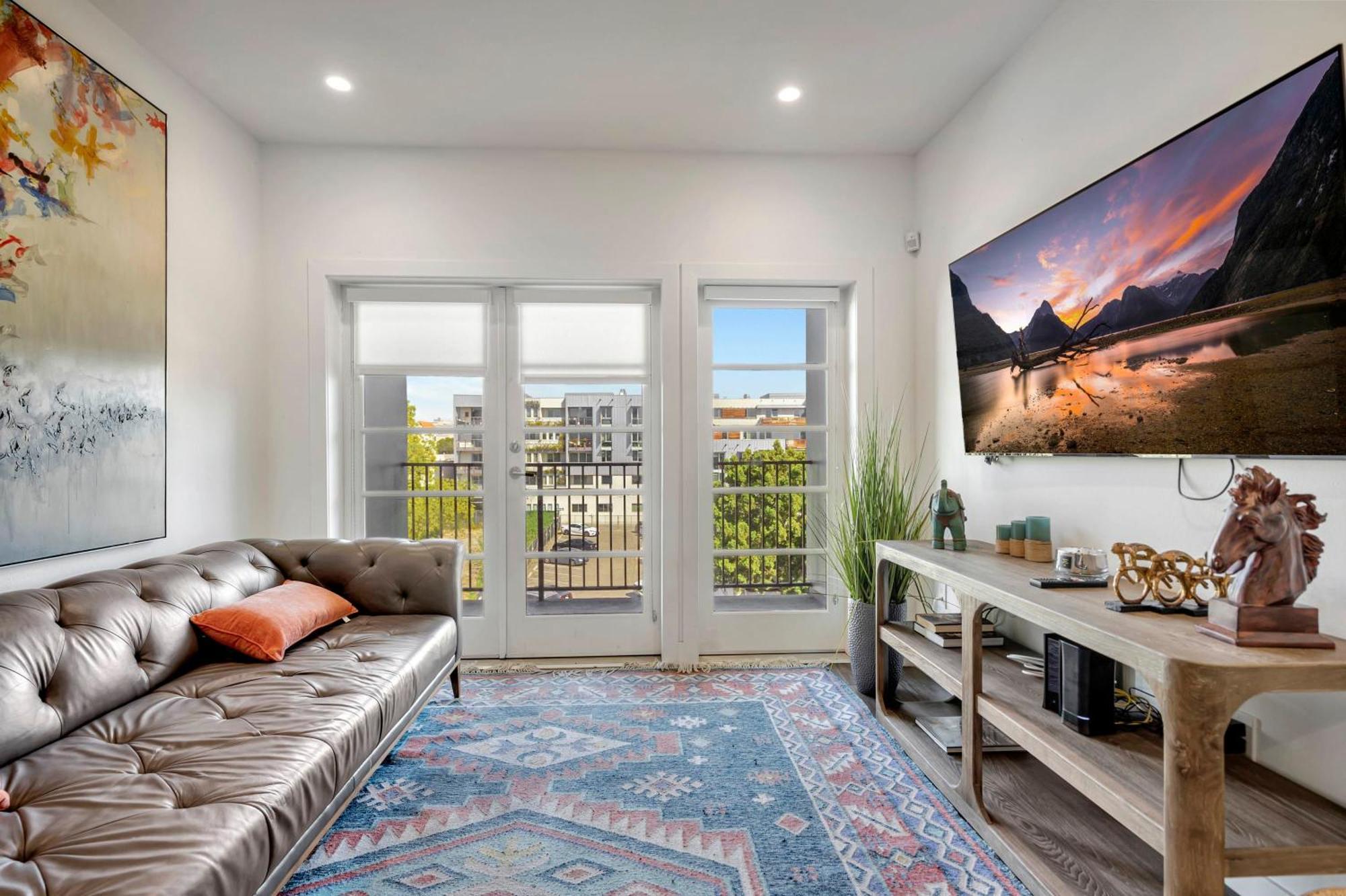 13 Luxury Apartment Los Angeles Exterior photo