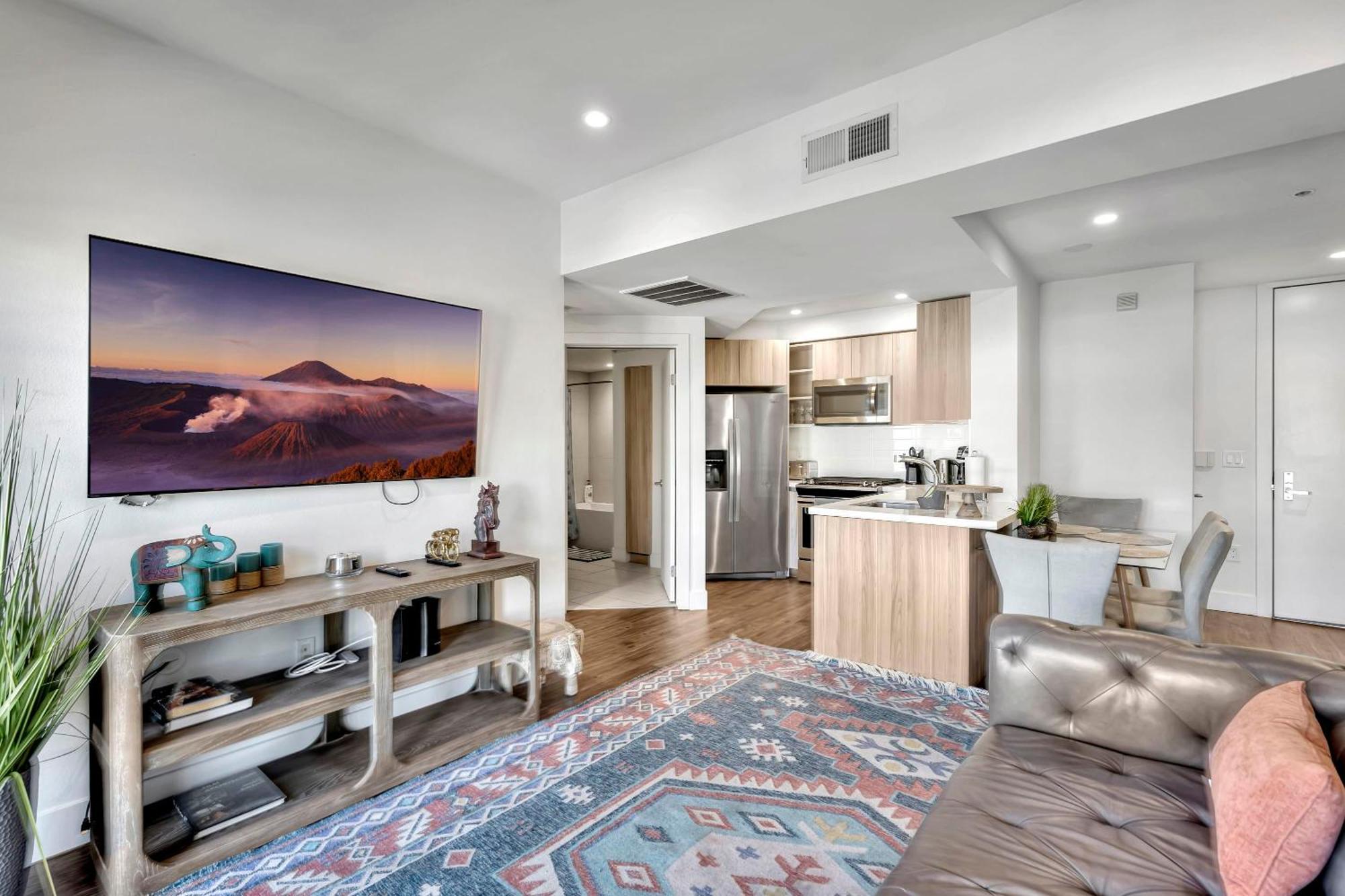 13 Luxury Apartment Los Angeles Exterior photo