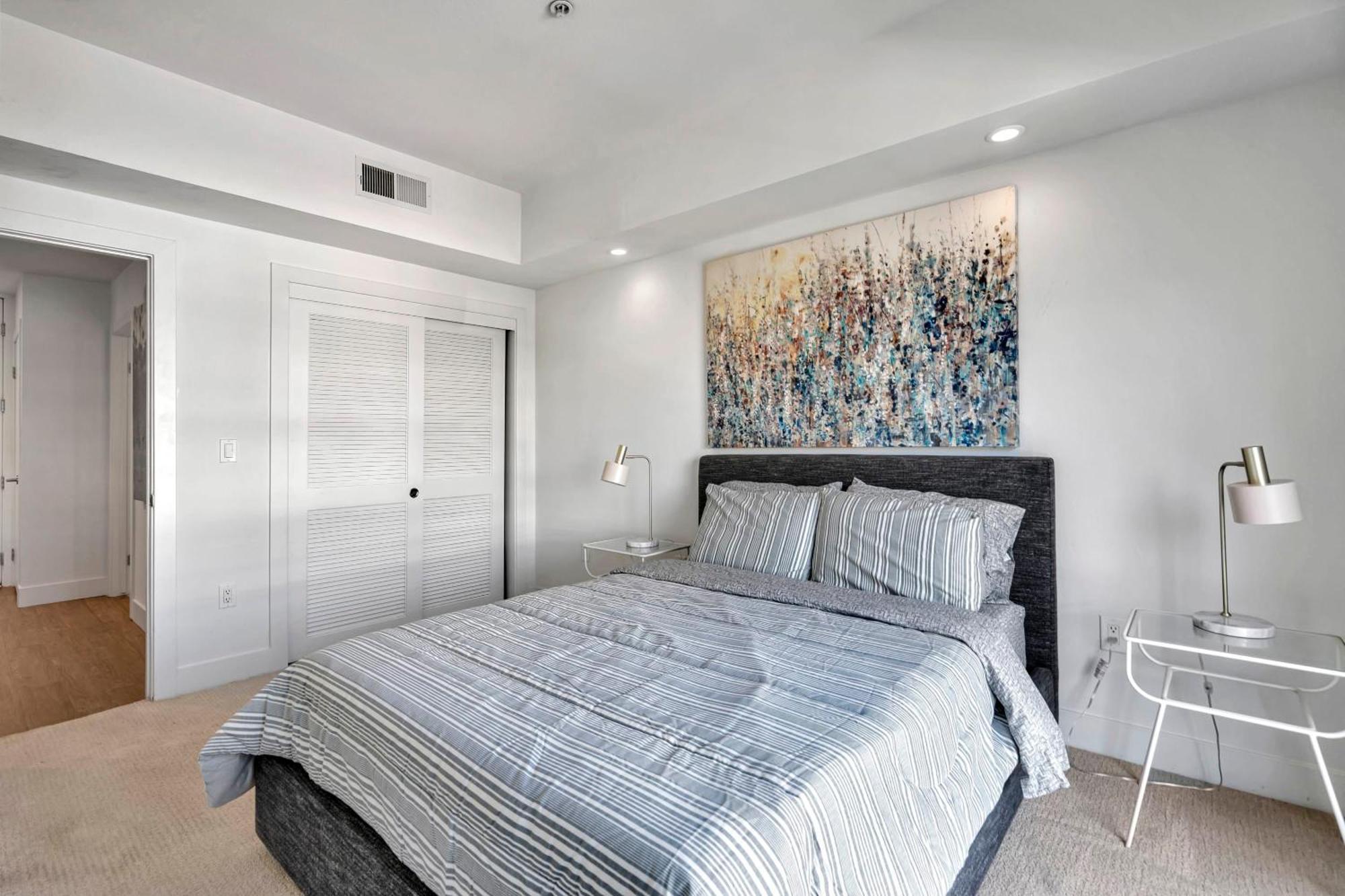 13 Luxury Apartment Los Angeles Exterior photo